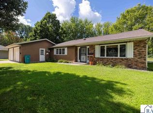 320 9th Ave NW, Waseca, MN 56093