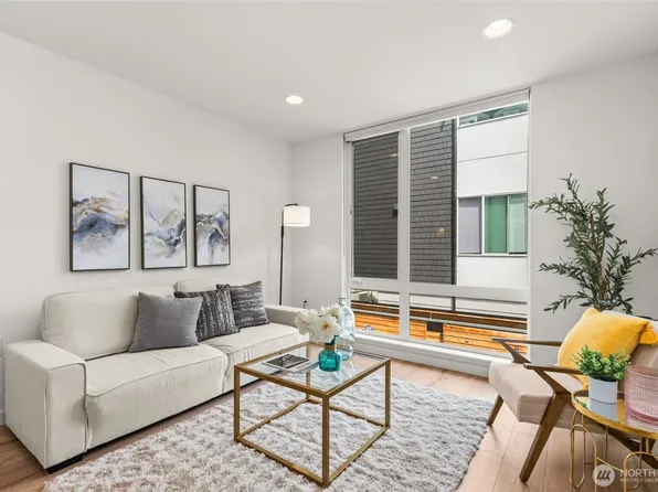 2106 NE 85th Street #E, Seattle, WA 98115