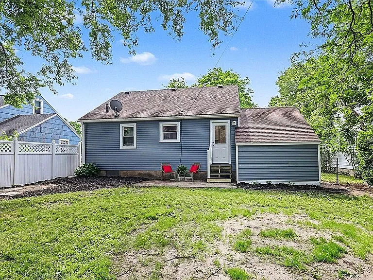 274 Newton Rd — Photo 19