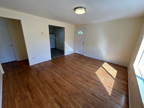 4th image of 340 E Burke Ave Unit 1-6