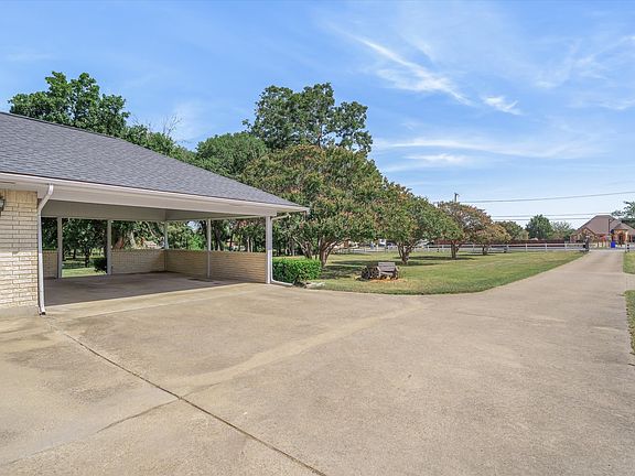 3rd image of 1609 E Farmers Rd