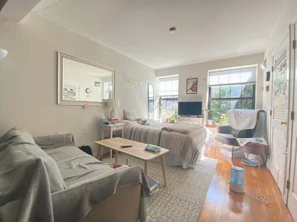 7 Henchman St #202, Boston, MA 02113