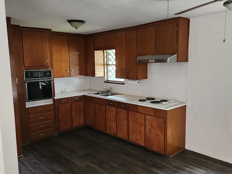 1650 Pinewood Dr — Photo 9