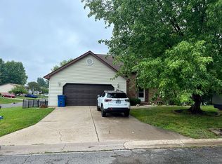 837 Wildwood Dr, Bethalto, IL