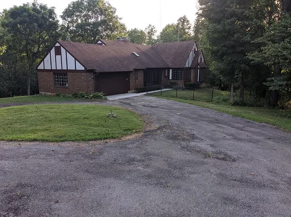 921 Katys Ln, Wilmington, OH 45177