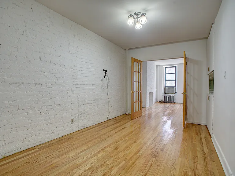 1136 1st Ave #8 — Photo 1