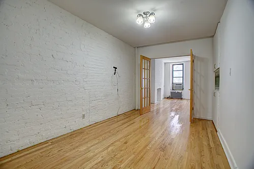 1136 1st Ave #8 Photo 1