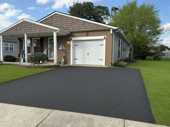 22 Speighstown Place, Toms River, NJ 08757