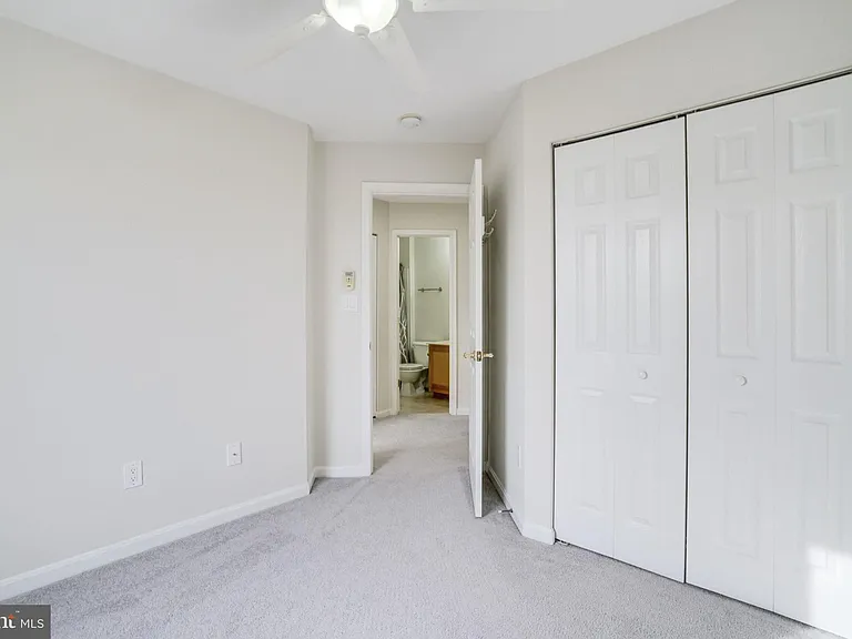 7372 Ardglass Dr — Photo 34