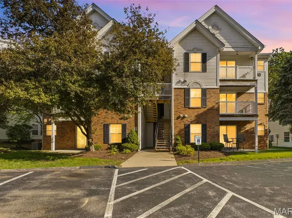 430 Benton Dr APT A, Saint Peters, MO 63376