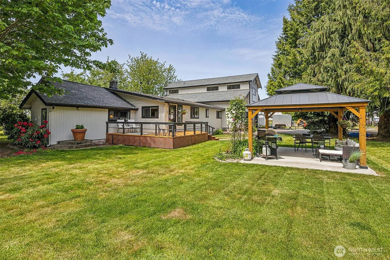 13925 80th Street E photo 1