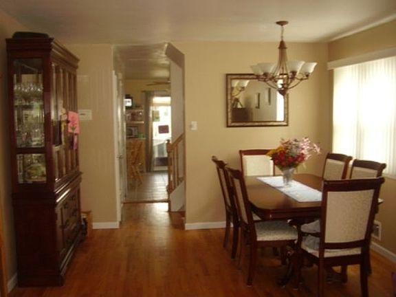 Dining Area w/Hardwood Floors