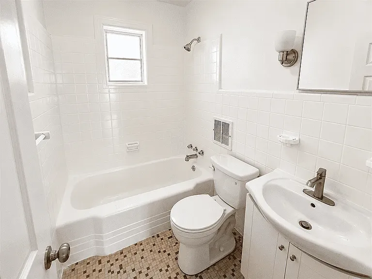2852 Warsaw St — Photo 6