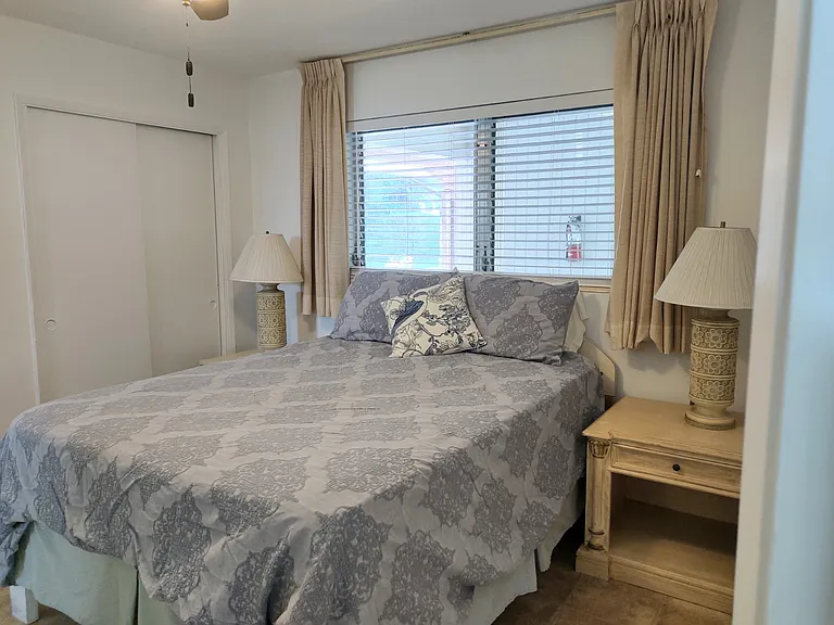 411 Seasage Dr — Photo 25