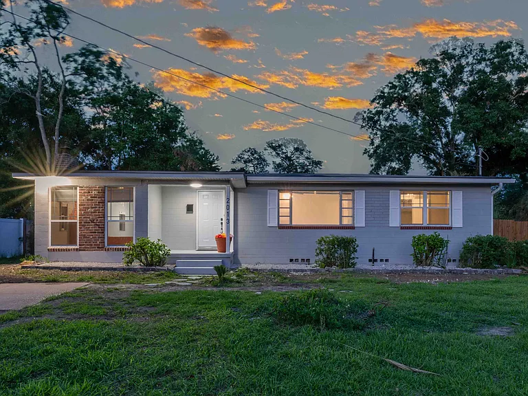 2013 Ronald Ln — Photo 32