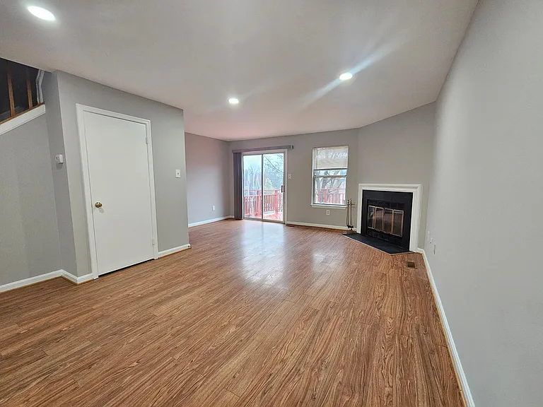 9510 Clocktower Ln — Photo 6