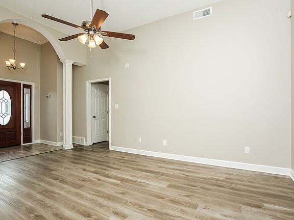 5th image of 1122 Worthington Dr
