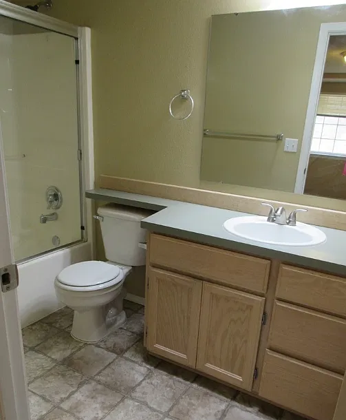 3 bed, 1200 sqft, $2,495 — Photo 3