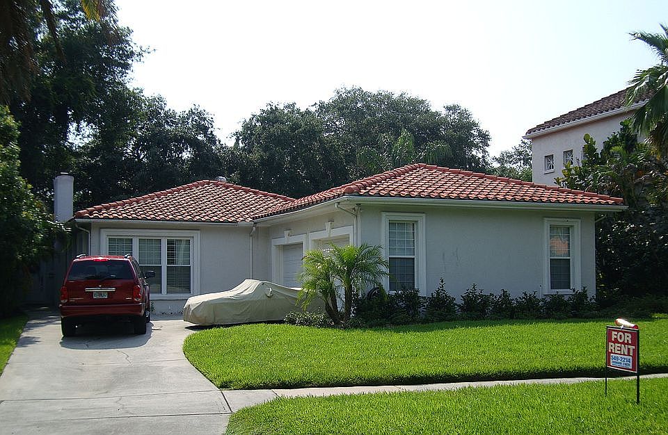 1st image of 409 Paloma Pl