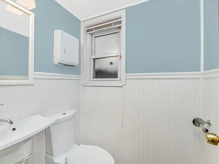 3060 Roberts Ave — Photo 11