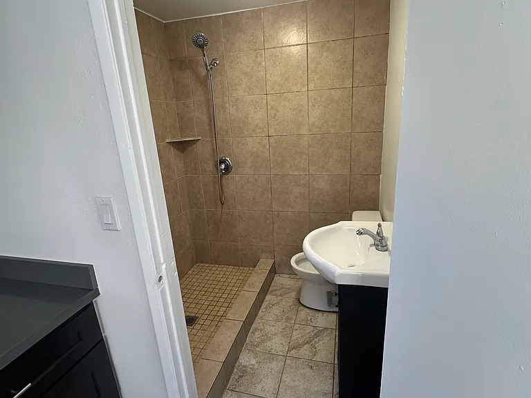 640 E 73rd St #1/2-2 — Photo 4