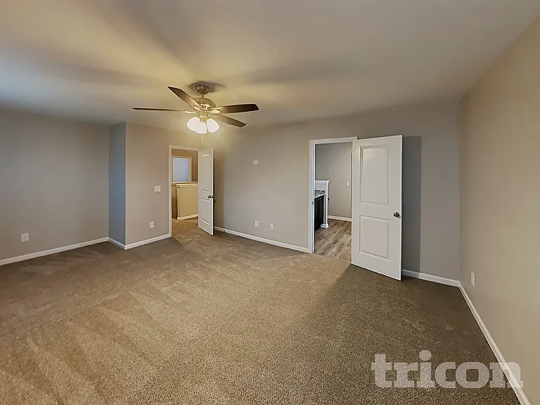 919 Dovefield Ln — Photo 9