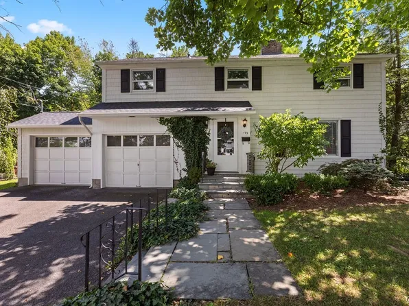 109 Overlook Dr, Syracuse, NY 13207
