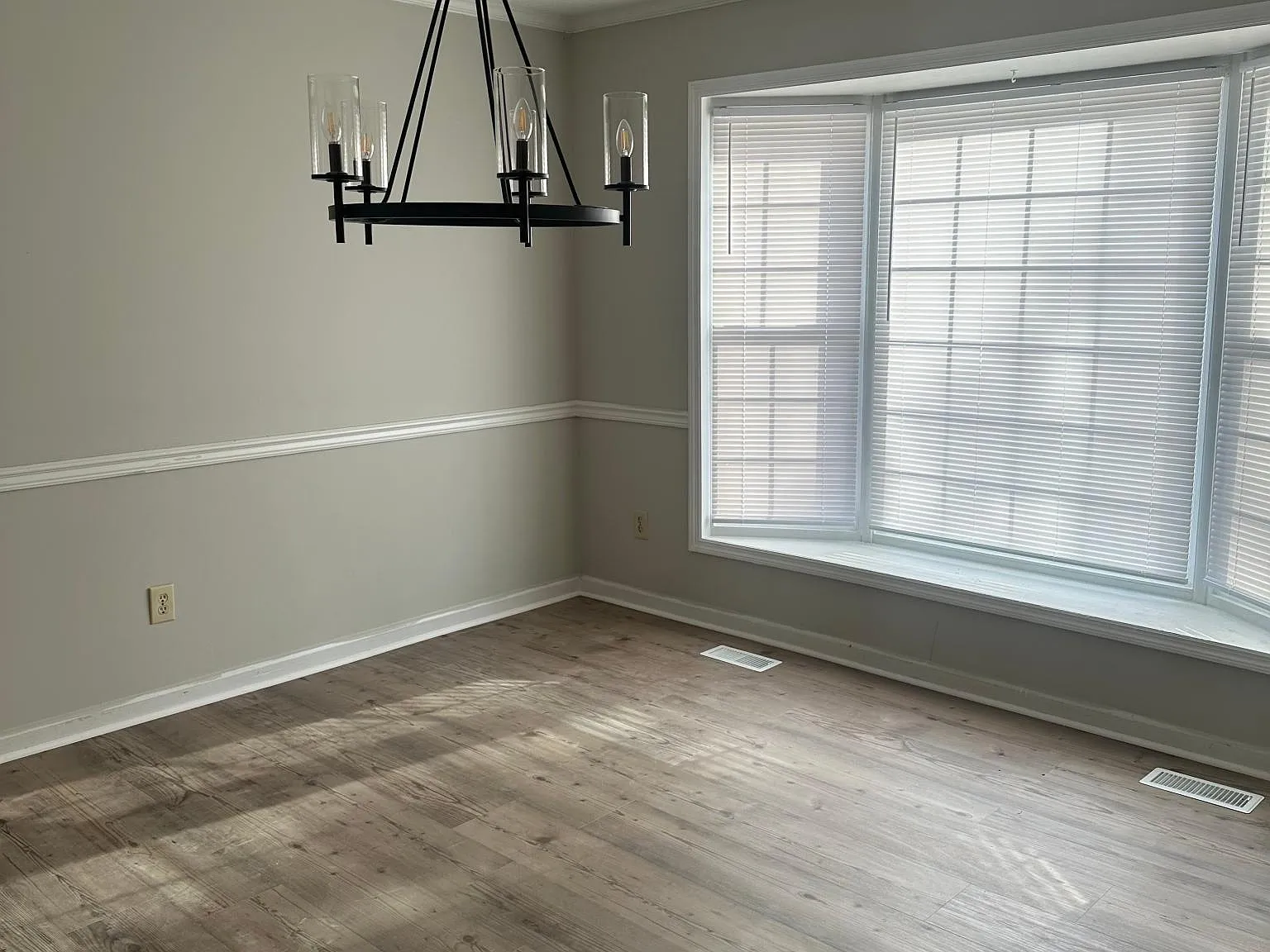 3 bed, 1443 sqft, $1,850 — Photo 4