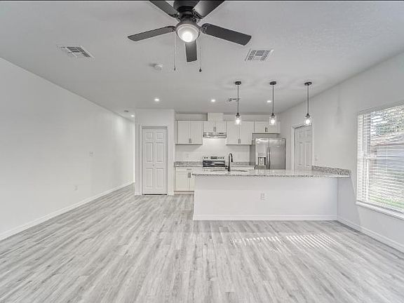 3rd image of 739 Pineville Ln