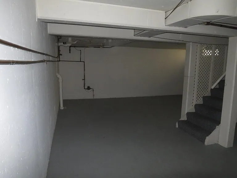 24622 Cloverlawn St — Photo 34