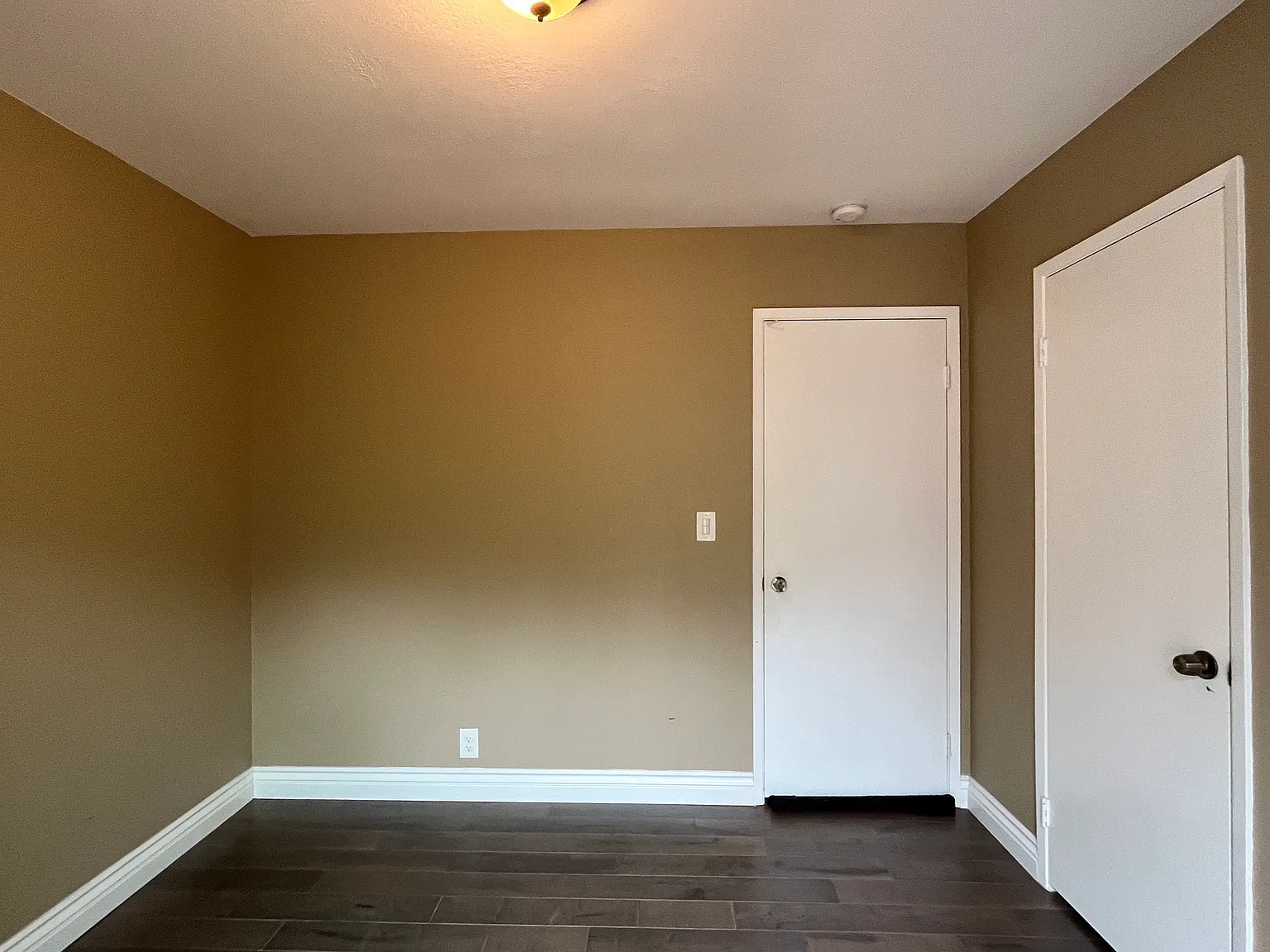 4825 Los Arboles Pl — Photo 2