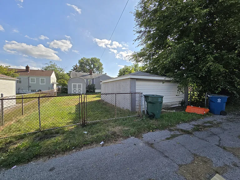 913 169th Pl — Photo 31