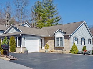 95 Laurel Ridge Pl, Hendersonville, NC 28739