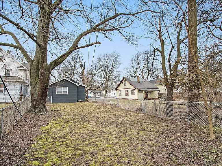 702 Fenimore Ave — Photo 18