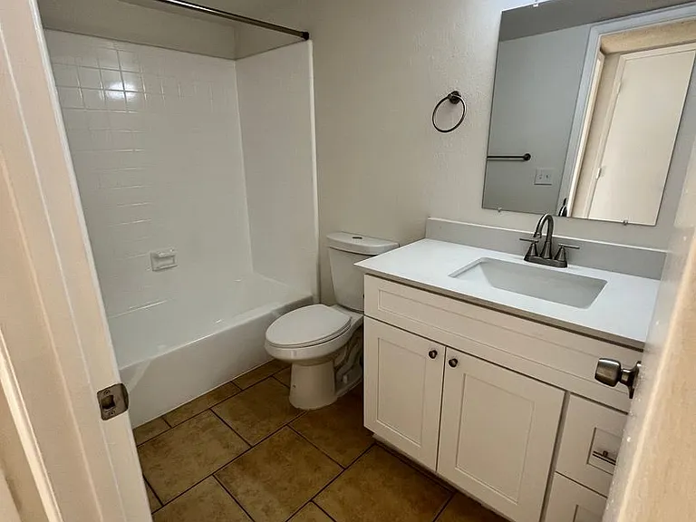 Catalina View Apartments — Photo 61