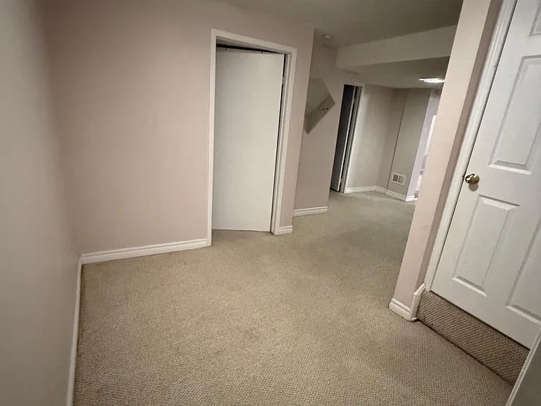 18 Carrick Ave #BASEMENT — Photo 8