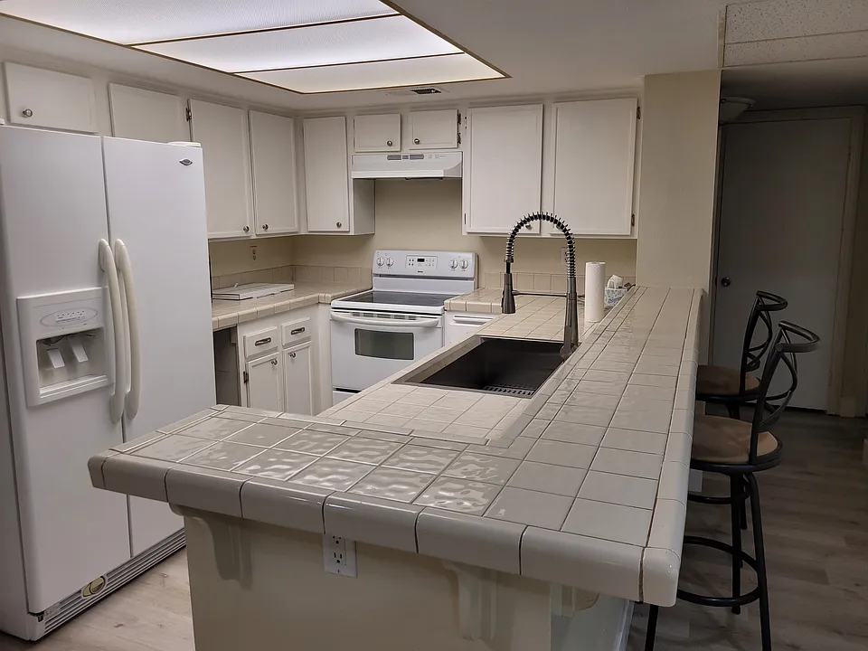 5885 El Cajon Blvd #203