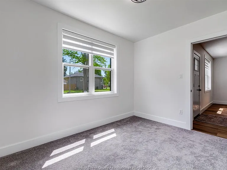48 McLean St — Photo 19
