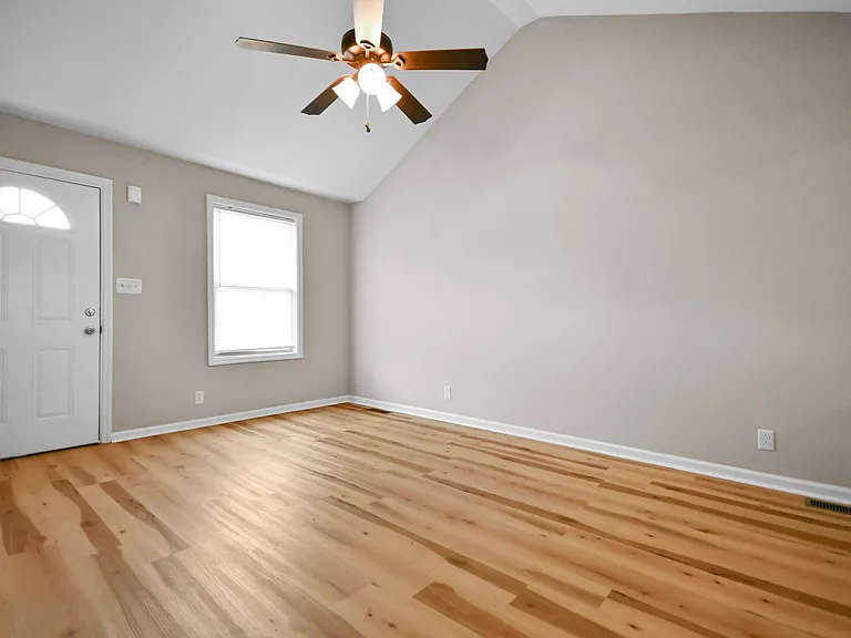 134 Monarch Ln — Photo 3