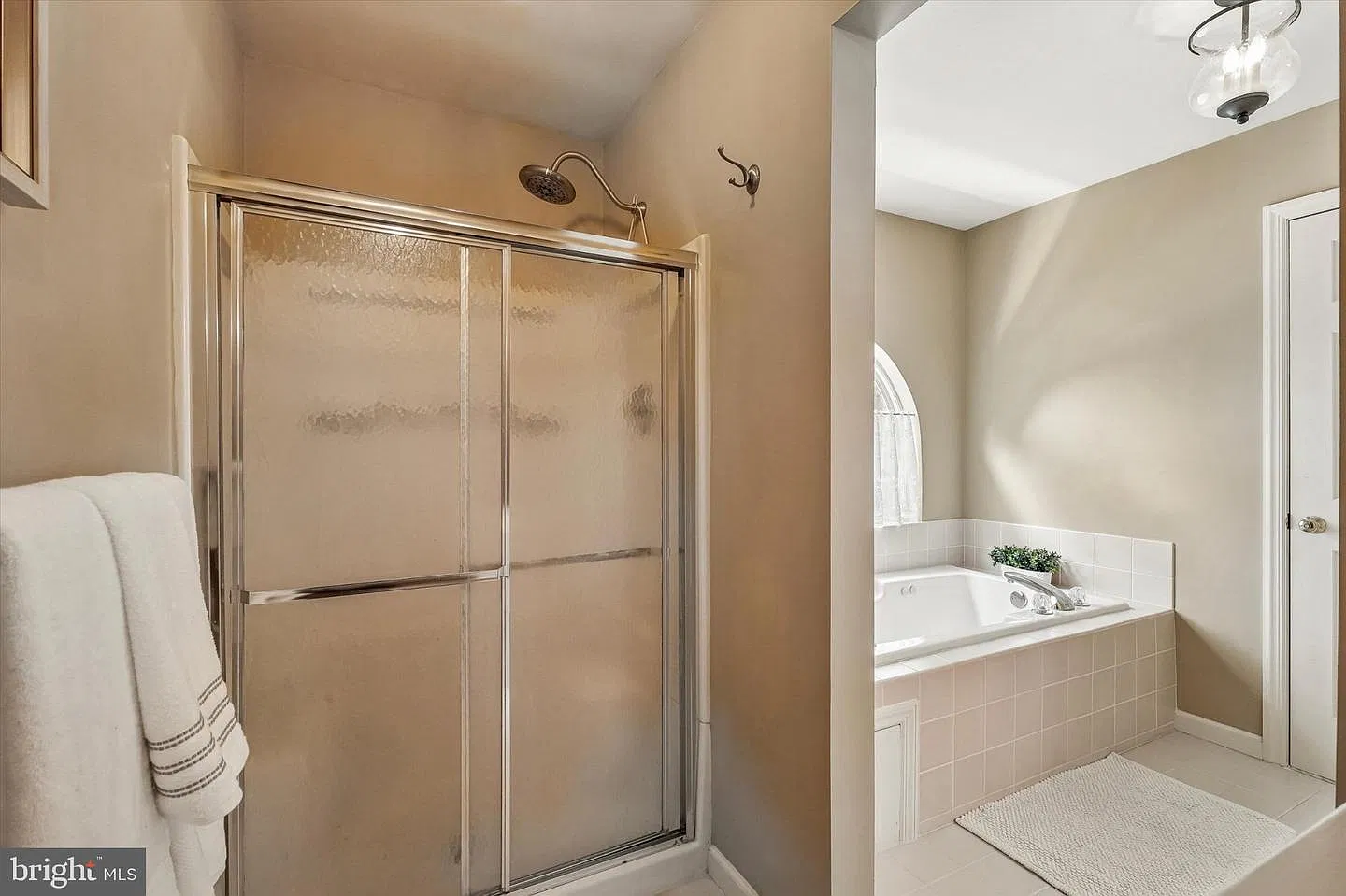 3 bed, 2064 sqft, $3,000 — Photo 3