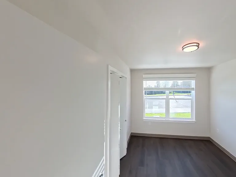 900 N Oak Harbor St #900 — Photo 7