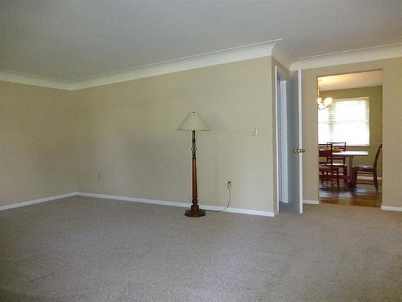 4th image of 8477 Monticello Dr