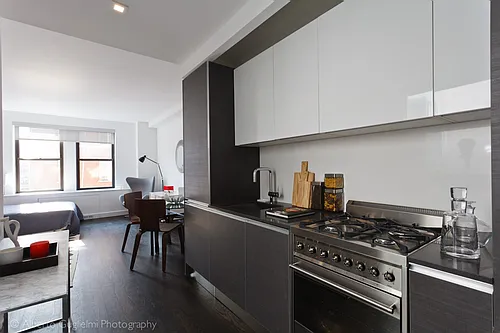 666 W End Ave #12Y Photo 1