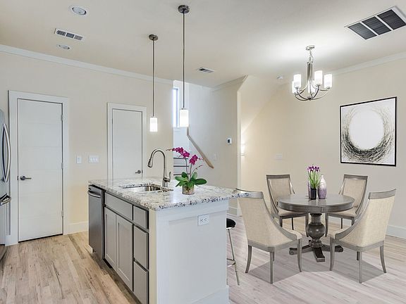 3rd image of 2900 Douglas Ave #18