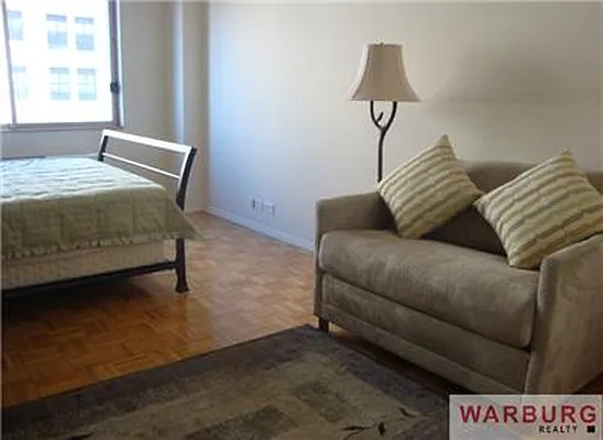 Rented by Warburg | media 32