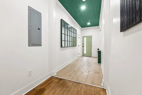 5 bed, 1580 sqft, $2,700 — Photo 2