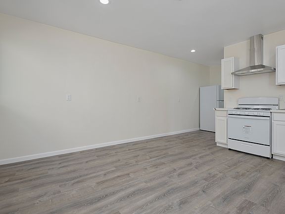 3rd image of 373 2nd Ave #1B