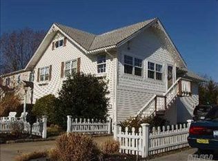 1061 Hayes St, Baldwin, NY 11510