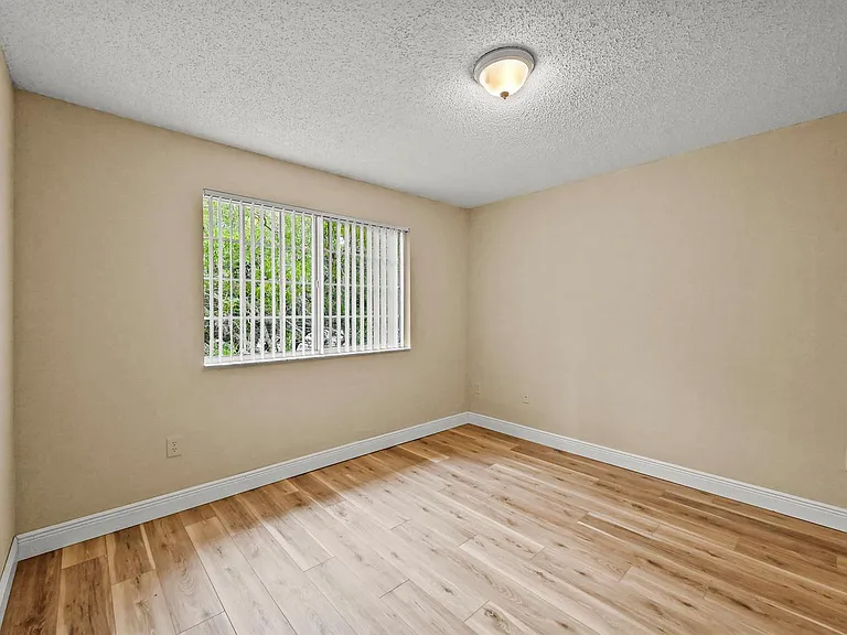1100 Crestwood Ct S #1109 — Photo 13