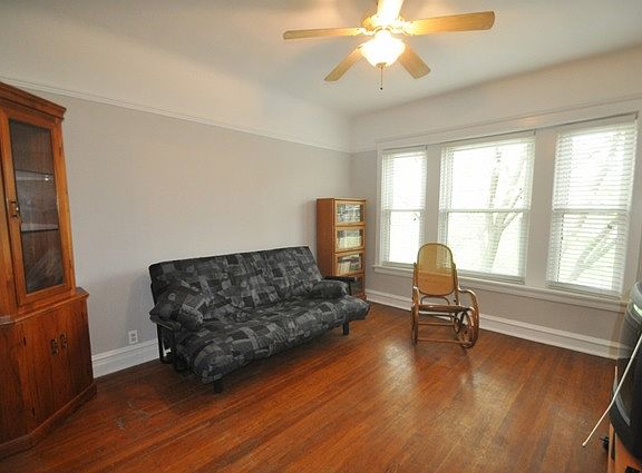 3rd image of 5443 S Kenwood Ave APT 2